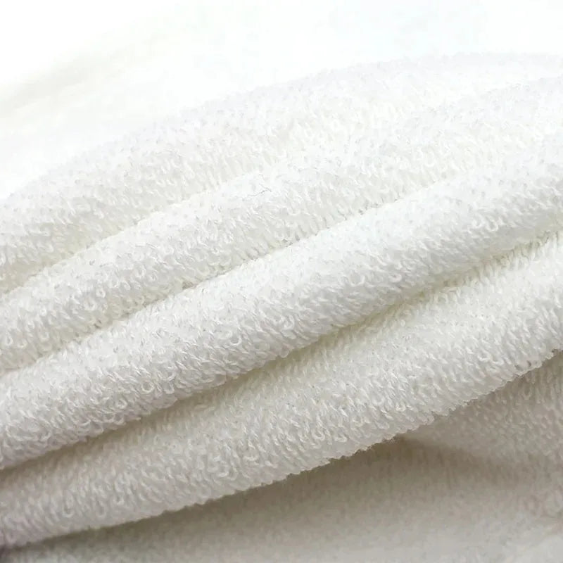 👑 Toalla de Baño de Lujo con Cenefa Dorada Estilo Griego 🛁✨